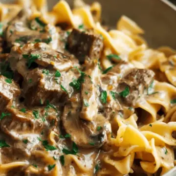 Slow Cooker Beef Stroganoff