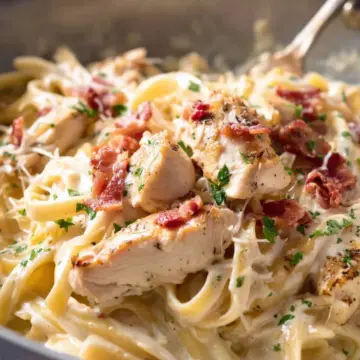 Creamy Chicken and Bacon Pasta