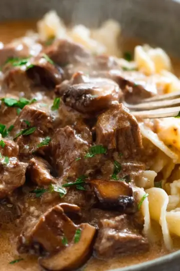 Slow Cooker Beef Stroganoff